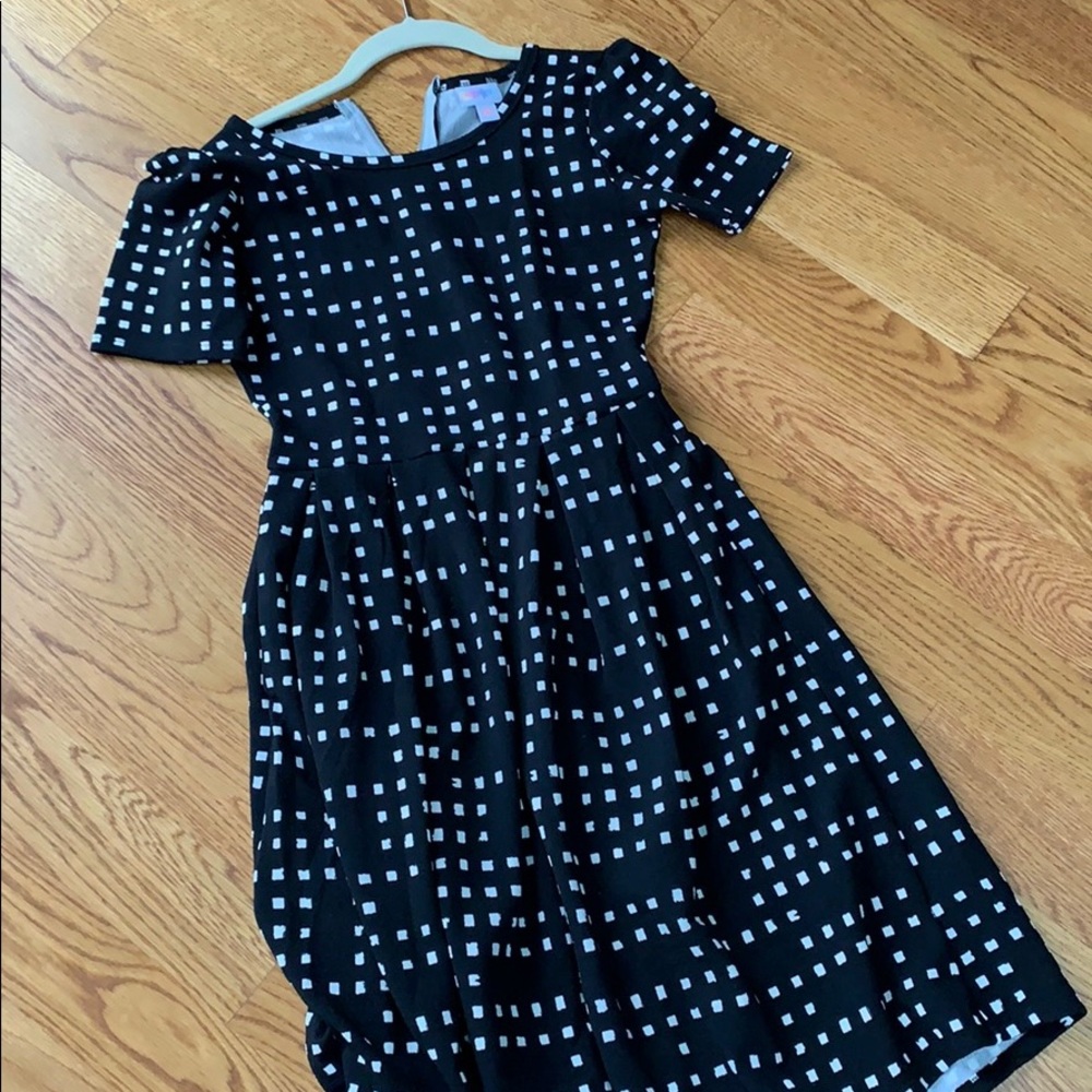 LulaRoe Amelia black and white XS- worn once